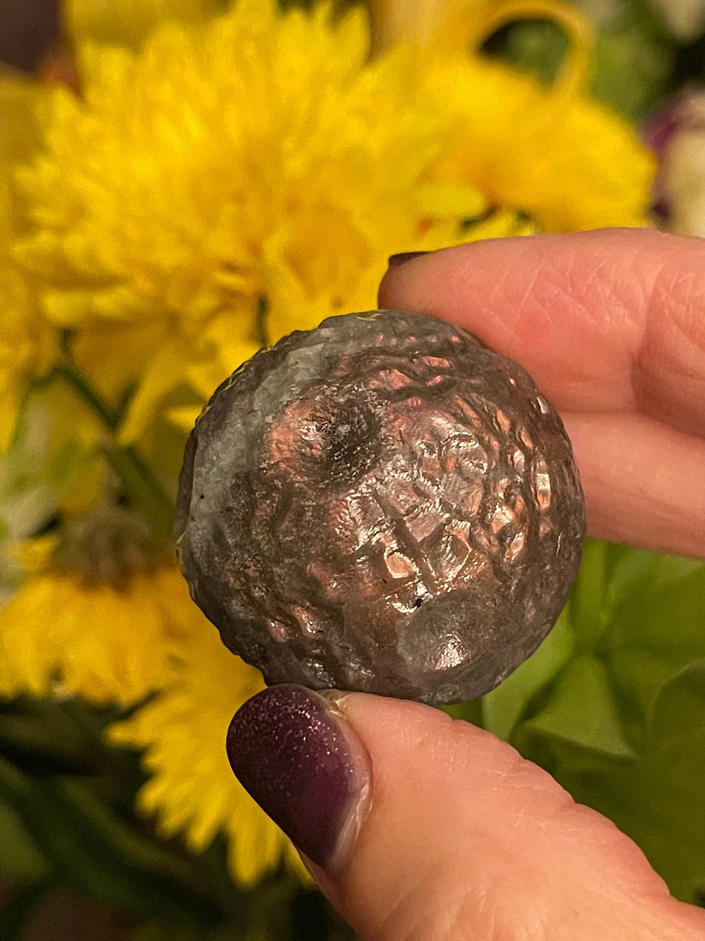 Purple Labradorite Moon, Full Moon Carving, Full Moon Ritual, Sunset Labradorite, Labradorite Carvings, Spectrolite, Reiki