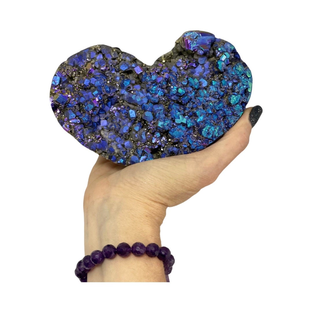 High Quality Angel Aura Pyrite Heart on Stand, Angel Aura Heart, Luxury Home Decor, Aura Crystals, Crystal Heart,  Stones for Manifestation