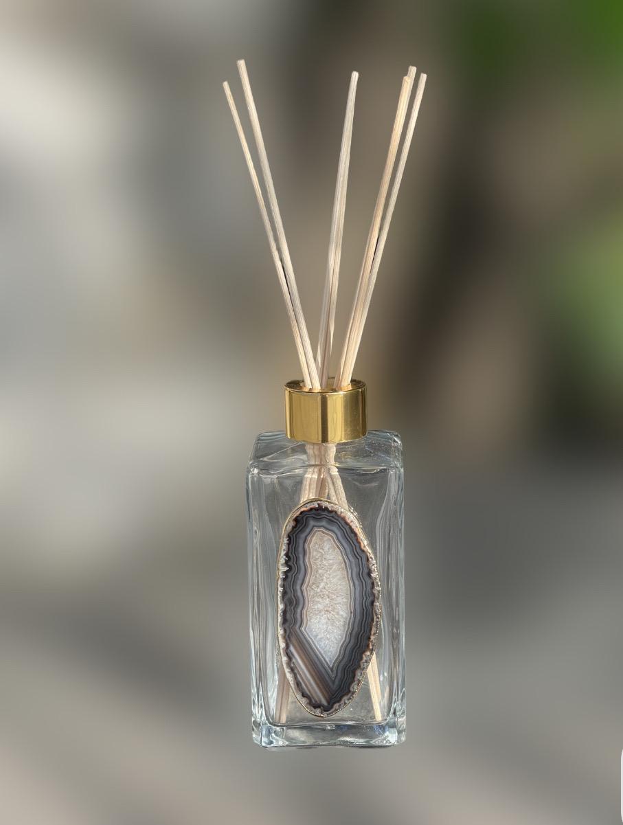 Agate Adorned Reed Diffuser: Luxury Essential Oil Vessel