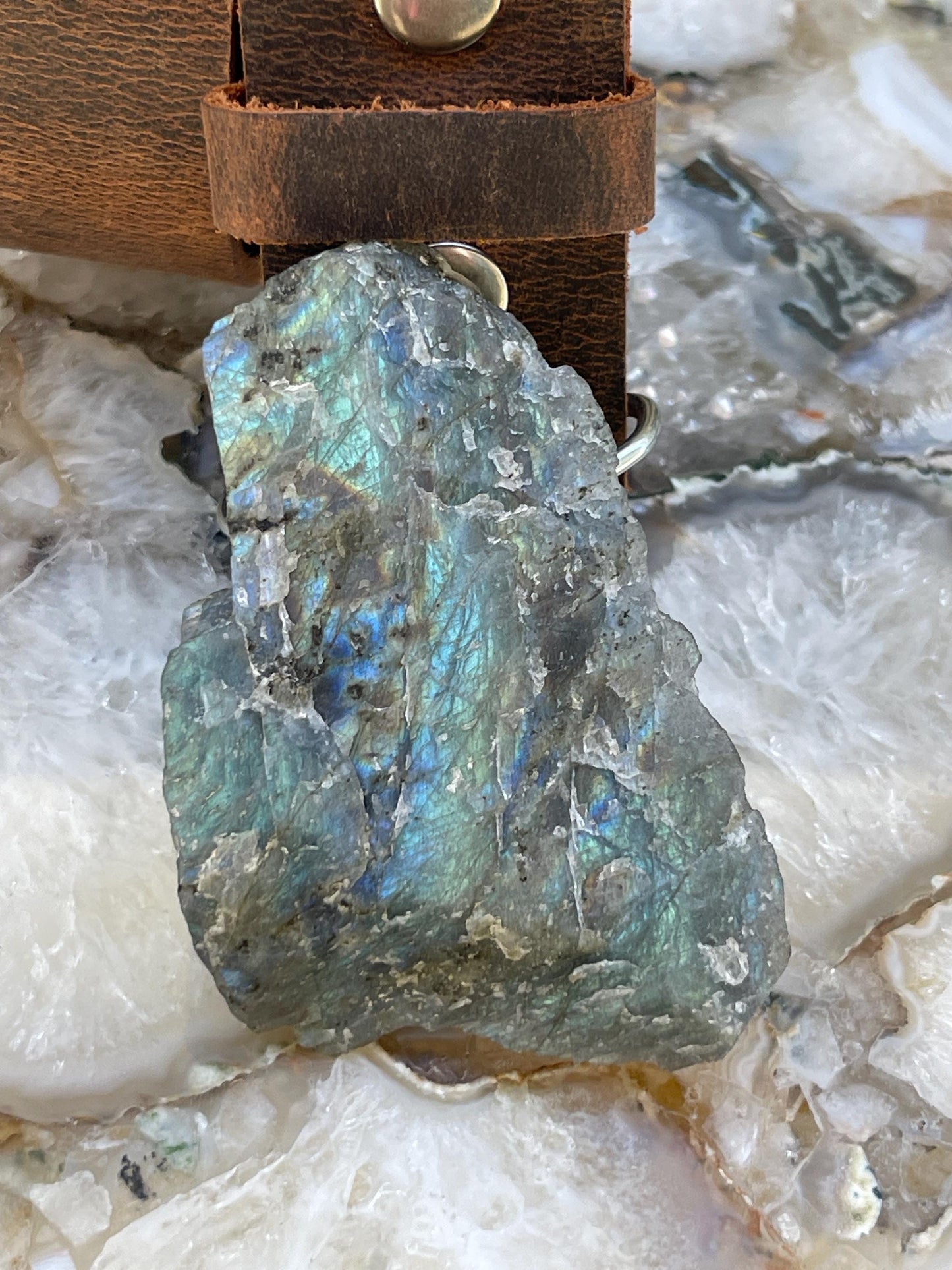 Labradorite Belt Buckle, Gemstone Belt buckles, Raw Labradorite Crystal Belt Buckle, Leather snap belt, Unique Belt Buckles, Unisex Buckle