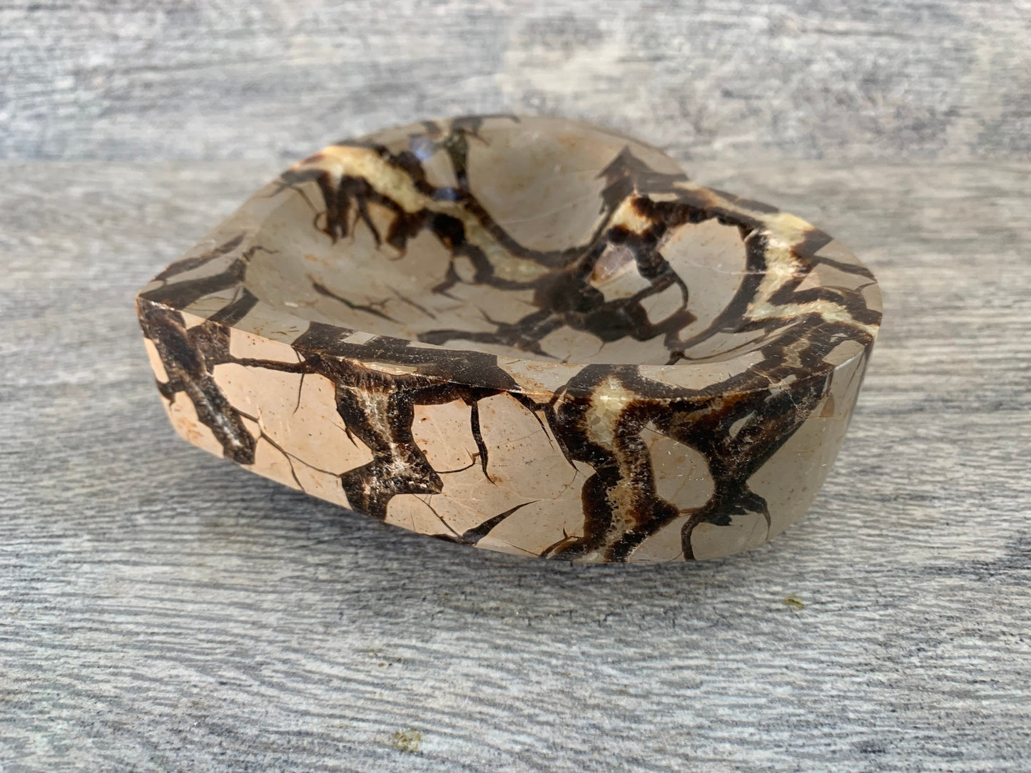 Heart Bowl,Hearts, Large Septarian Bowl, Septarian Heart Dish, Calcite Bowl, Home Decor, Home Accessories, Reiki, Crystal Shop