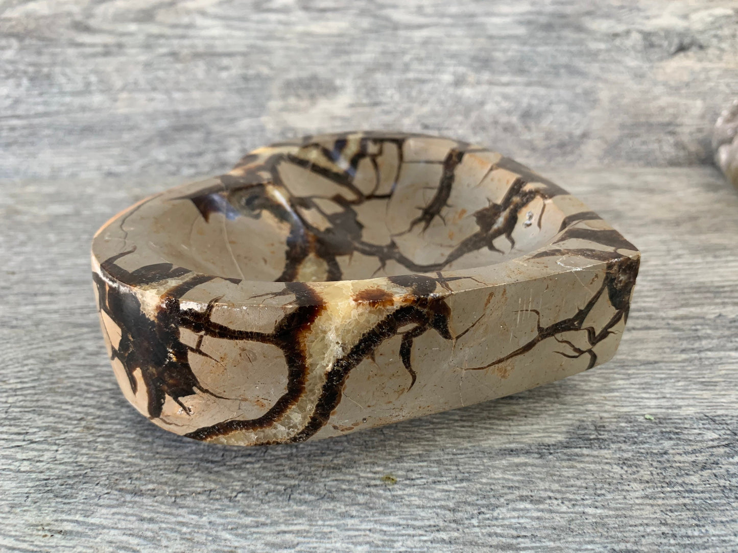 Heart Bowl,Hearts, Large Septarian Bowl, Septarian Heart Dish, Calcite Bowl, Home Decor, Home Accessories, Reiki, Crystal Shop